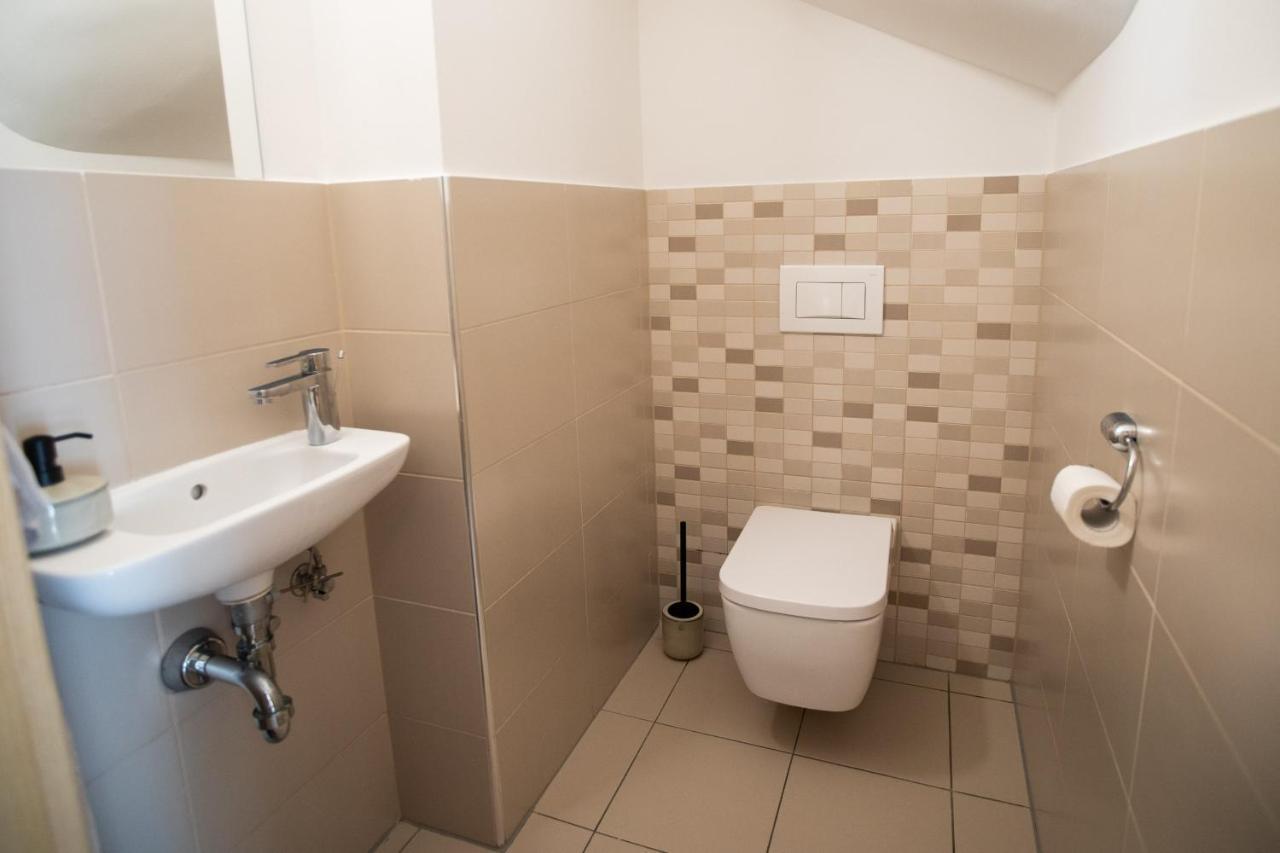Pohorje Fox Duplex Apartment マリボル エクステリア 写真