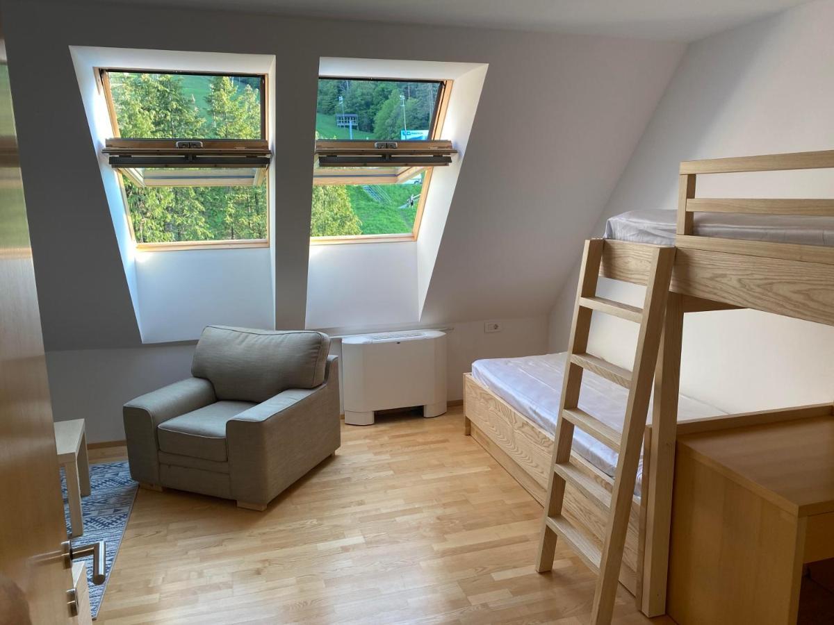 Pohorje Fox Duplex Apartment マリボル エクステリア 写真